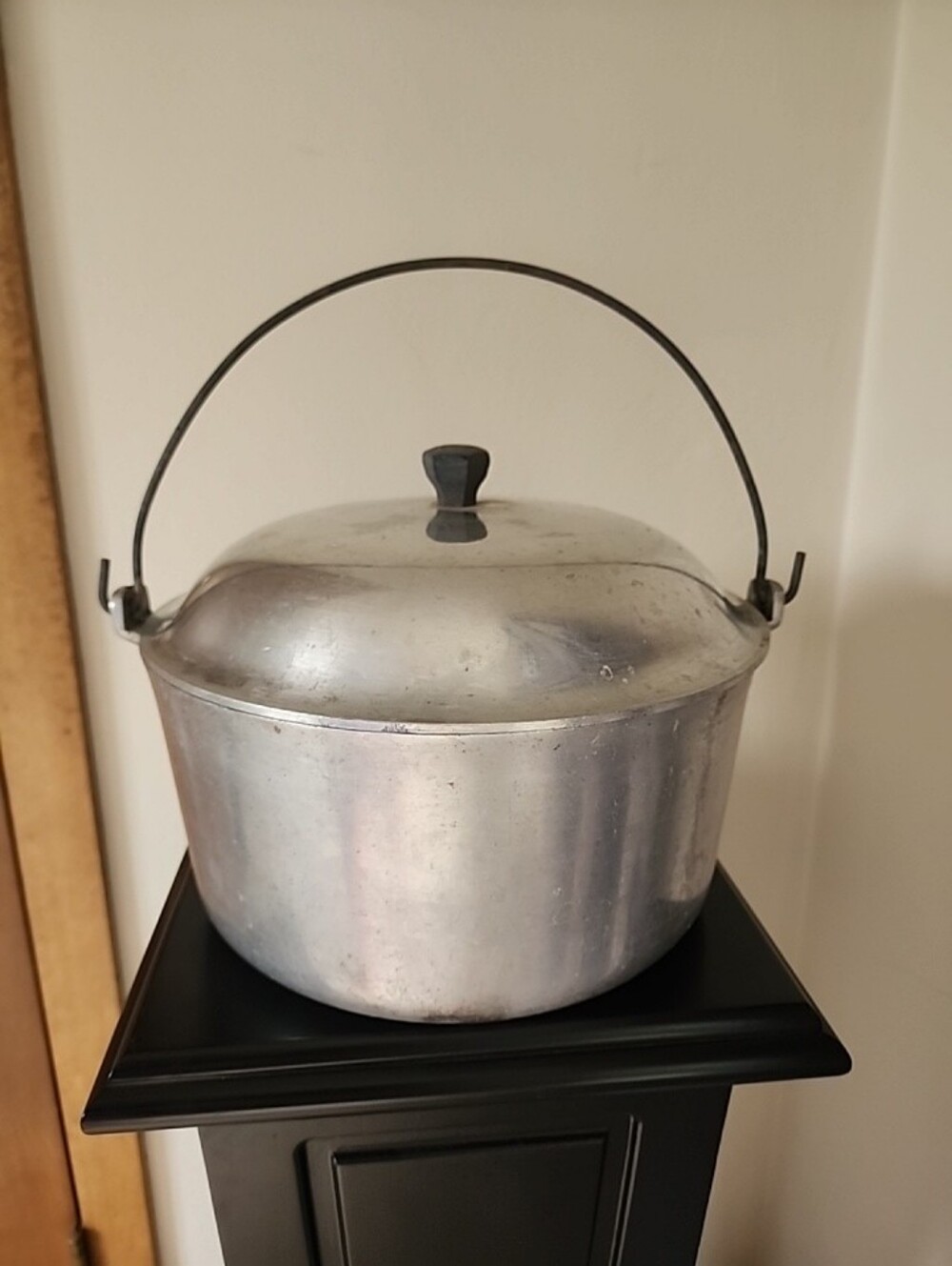 VTG. Silver Aluminum Camping Kettle with Handle
